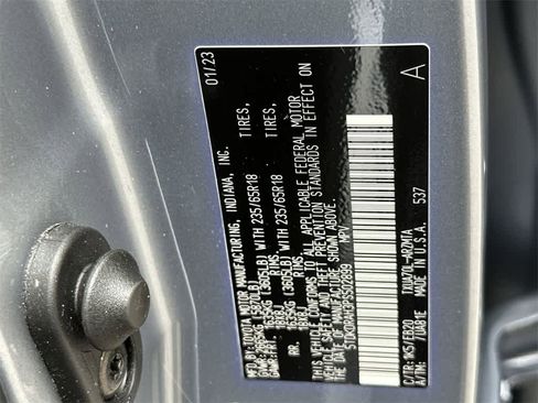 Used 2023 Toyota Highlander XLE image 29