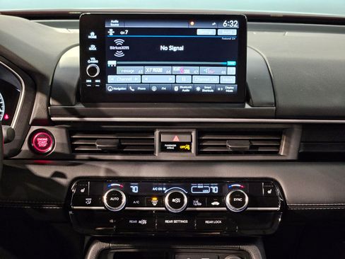 Used 2025 Honda Pilot Touring image 16