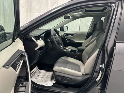 Used 2025 Toyota RAV4 XLE w/ Convenience Package image 10