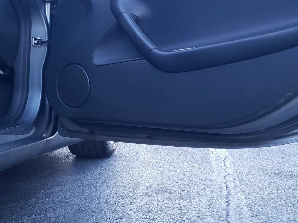 Used 2006 Pontiac Solstice Convertible w/ Premium Package RWD image 34