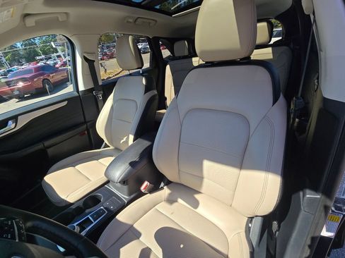 Used 2022 Ford Escape SEL w/ Technology Package FWD image 22