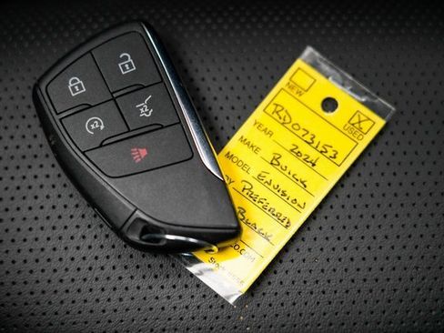 Used 2024 Buick Envision Preferred image 34