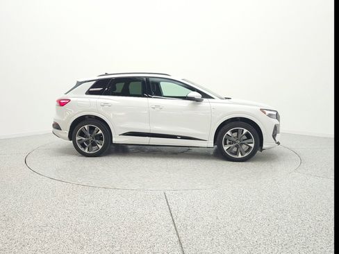 Used 2023 Audi Q4 e-tron Premium Plus w/ Premium Plus image 4
