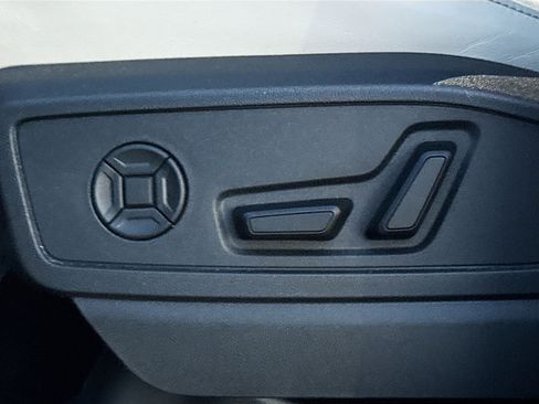 Used 2025 Audi Q5 Premium Plus w/ Premium Plus AWD/4WD image 24