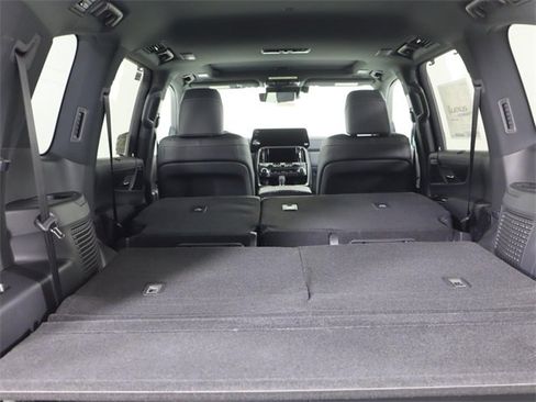 New 2026 Lexus LX 700h Luxury image 26