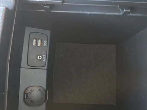 Used 2017 Subaru Forester 2.5i Premium w/ All-Weather Package image 18