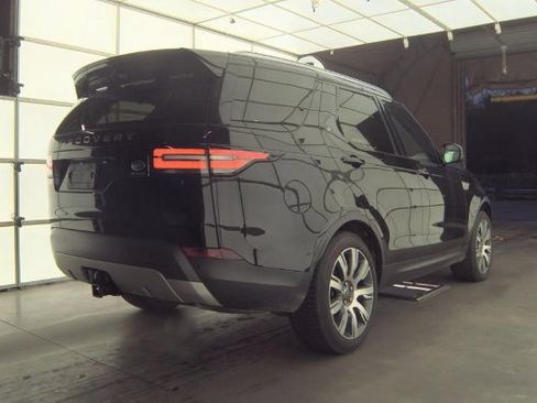 Used 2019 Land Rover Discovery HSE image 2