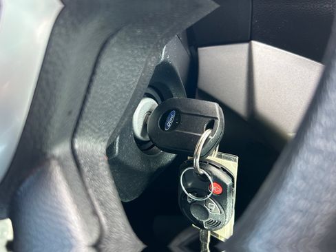 Used 2015 Ford Escape SE w/ Equipment Group 201A FWD image 29
