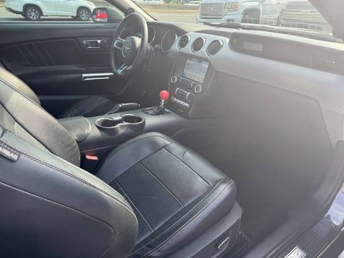 Used 2017 Ford Mustang GT Premium w/ Black Accent Package RWD image 16