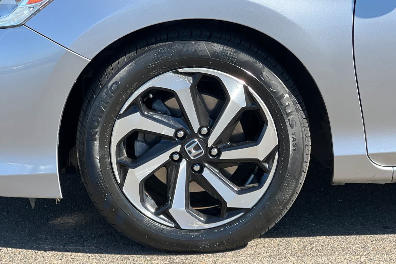Used 2017 Honda Accord EX-L image 30