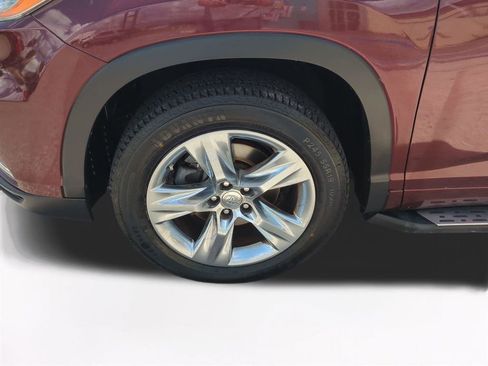 Used 2015 Toyota Highlander Limited w/ Driver Technology Package FWD image 11