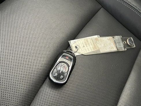 Used 2025 Buick Encore GX Avenir w/ Avenir Technology Package image 33