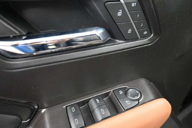 Used 2025 GMC Canyon AT4 w/ Nightfall Edition AWD/4WD image 23