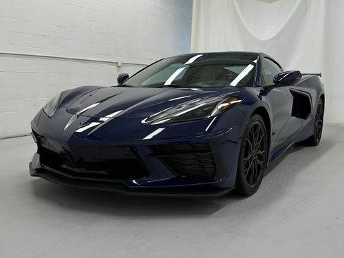 Used 2025 Chevrolet Corvette 2LT w/ Z51 Performance Package image 4