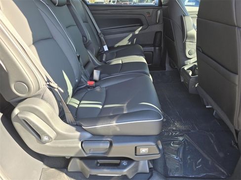 New 2026 Honda Odyssey Touring image 25
