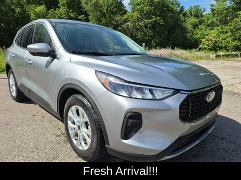 Used 2023 Ford Escape Active w/ Tech Pack #2 FWD image 5