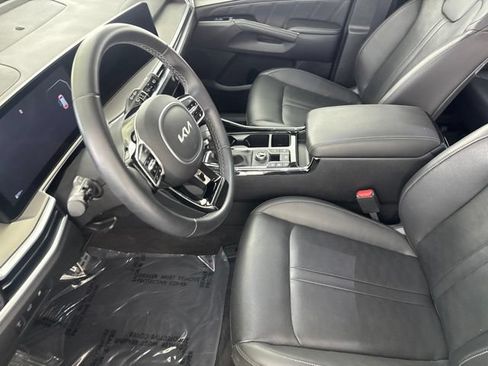 Certified 2025 Kia Sorento SX FWD image 22