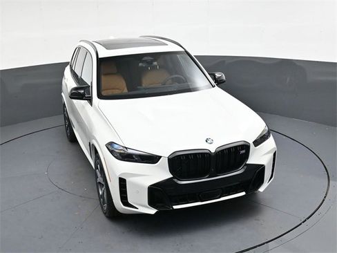 New 2026 BMW X5 M60i w/ Climate Comfort Package image 25