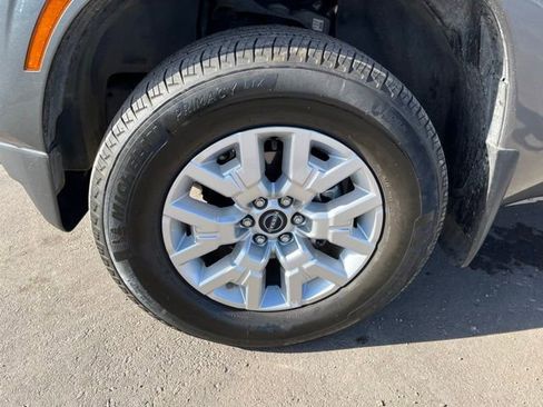 Used 2023 Nissan Frontier SV w/ SV Convenience Package image 11