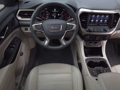 Used 2023 GMC Acadia Denali w/ Denali Ultimate Package image 14