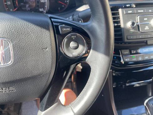 Used 2017 Honda Accord Sport image 14
