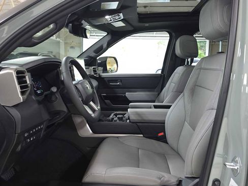 Used 2025 Toyota Tundra Limited image 21