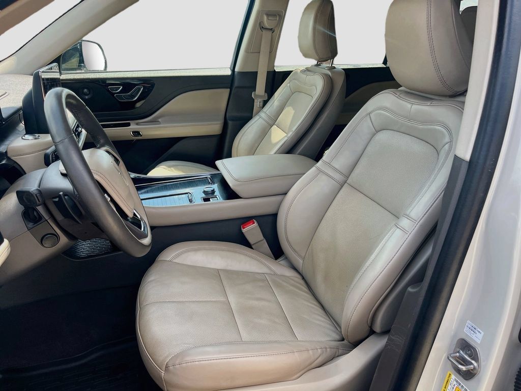 Used 2024 Lincoln Aviator Reserve w/ Equipment Group 201A RWD image 22