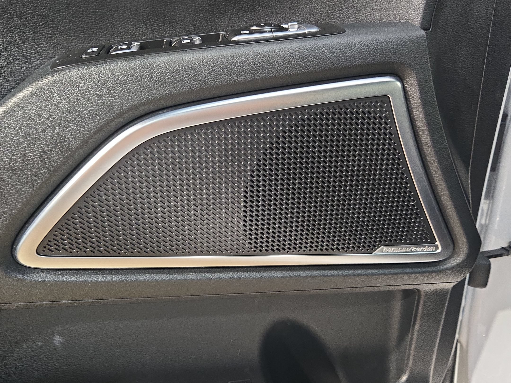 Used 2025 Kia Telluride SX Prestige X-Pro AWD/4WD image 22
