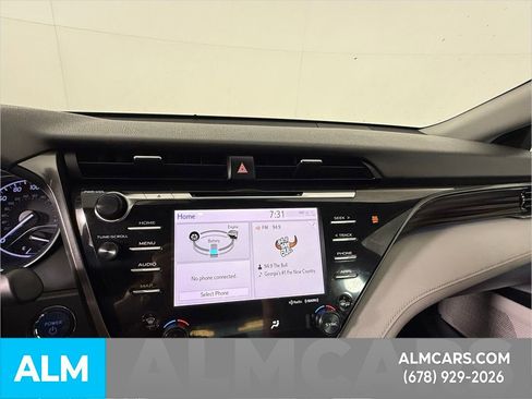 Used 2019 Toyota Camry XLE image 22