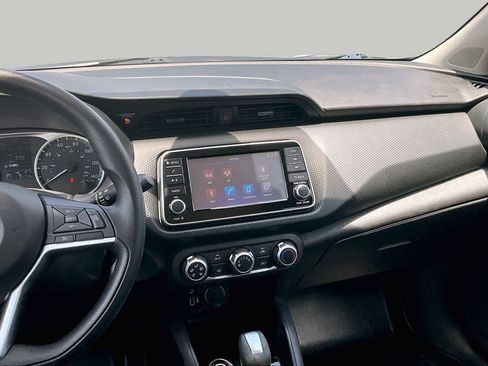 Used 2021 Nissan Kicks S FWD image 7