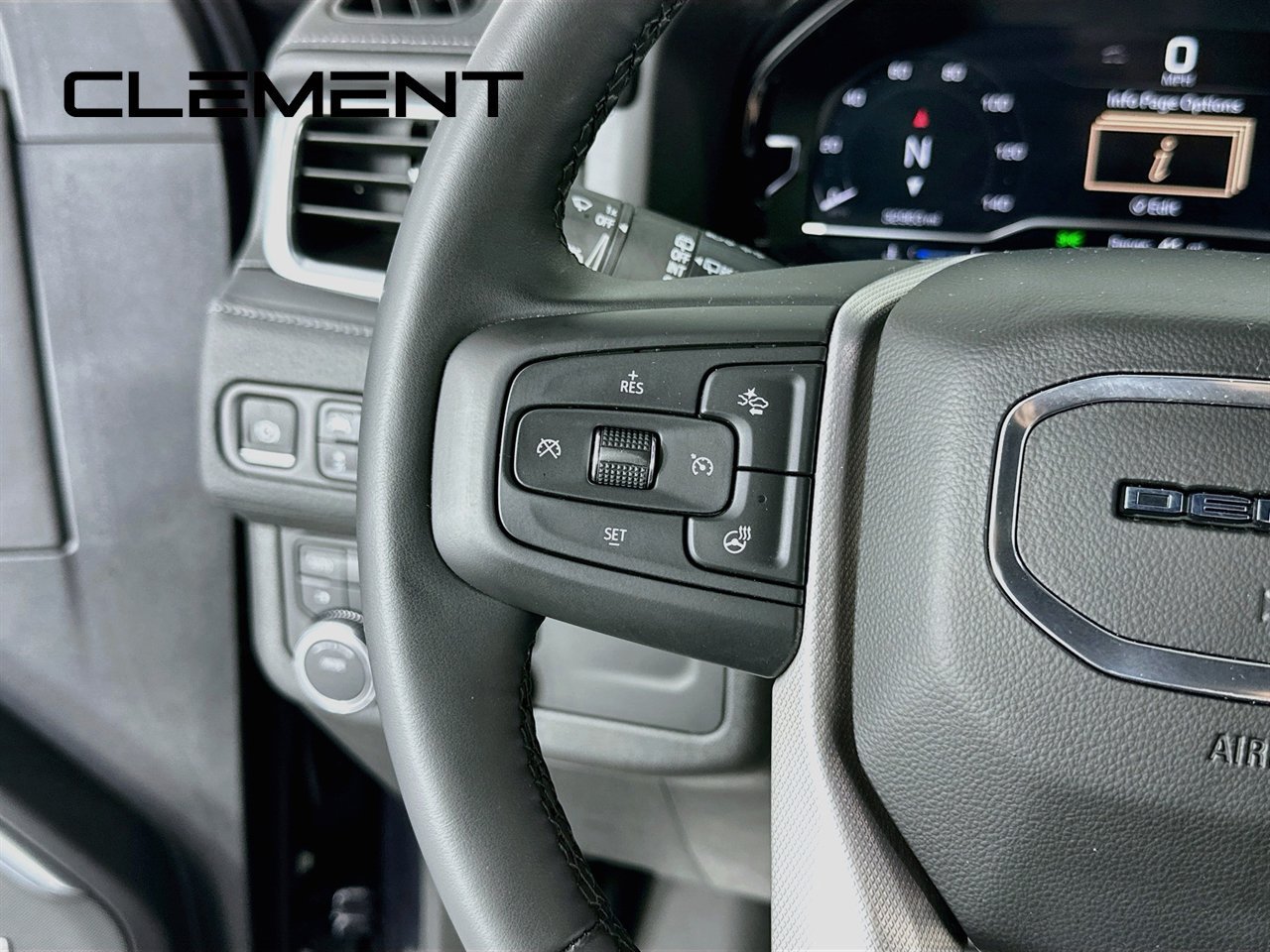 Used 2024 GMC Yukon Denali AWD/4WD image 16