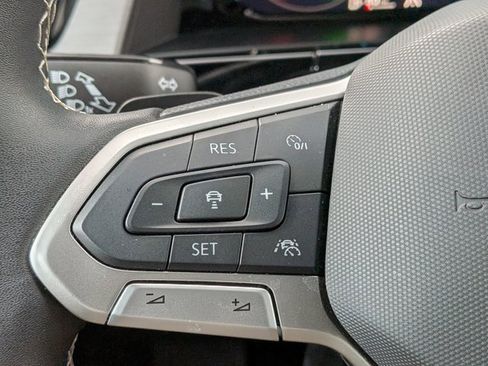 Used 2024 Volkswagen Atlas Cross Sport SE image 17