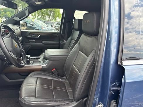 Used 2024 Chevrolet Silverado 1500 High Country w/ Z71 Off-Road Package AWD/4WD image 11