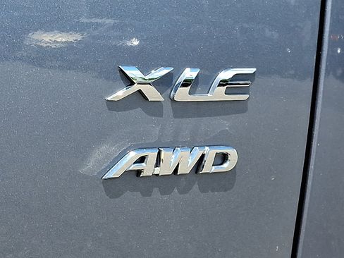 Used 2024 Toyota Corolla Cross XLE AWD/4WD image 29