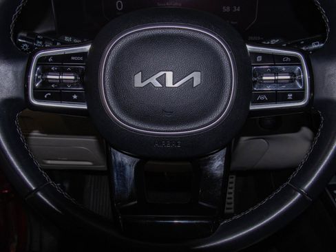 Used 2025 Kia Sorento SX FWD image 12