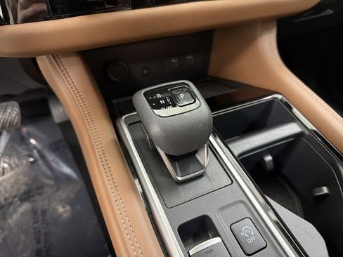 Certified 2025 Nissan Pathfinder Platinum image 34