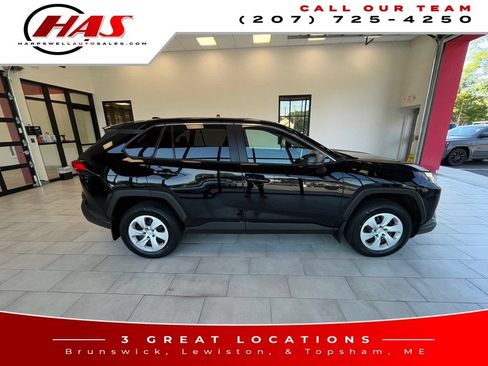 Used 2024 Toyota RAV4 LE AWD/4WD image 7