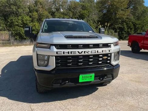 Used 2022 Chevrolet Silverado 2500 Custom w/ Custom Convenience Package image 3