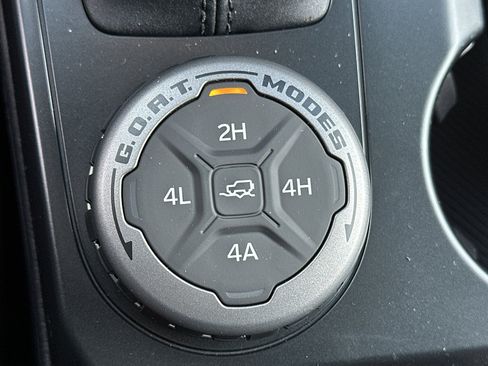 New 2025 Ford Bronco Badlands image 24