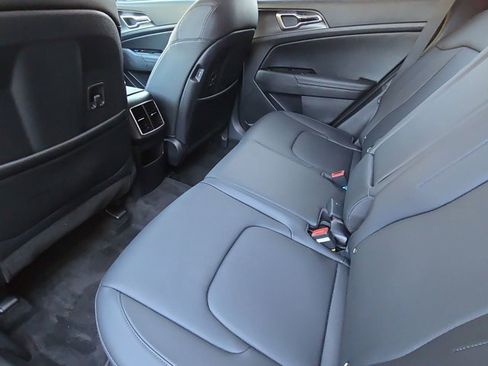 Used 2024 Kia Sportage EX image 16