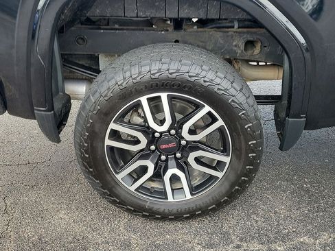 Used 2023 GMC Sierra 1500 AT4 w/ AT4 Premium Package AWD/4WD image 7