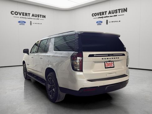 Used 2023 Chevrolet Suburban Z71 w/ Luxury Package image 3