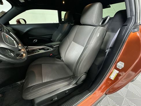 Used 2021 Dodge Challenger SXT RWD image 11
