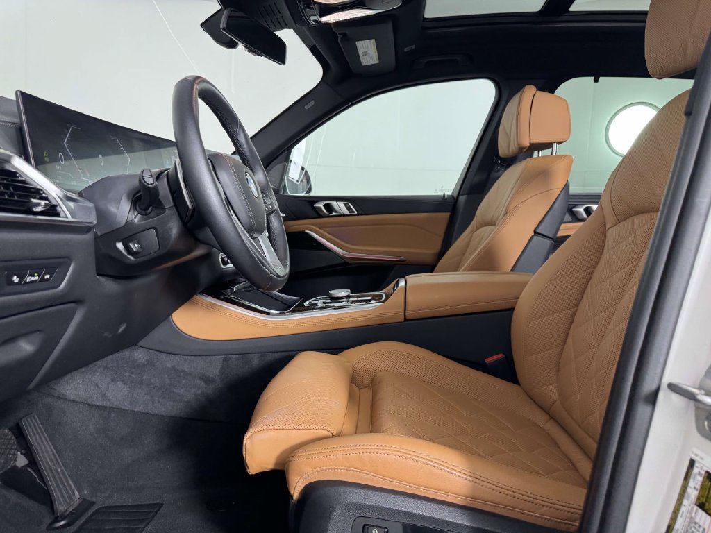 Used 2026 BMW X5 xDrive40i w/ Climate Comfort Package AWD/4WD image 4