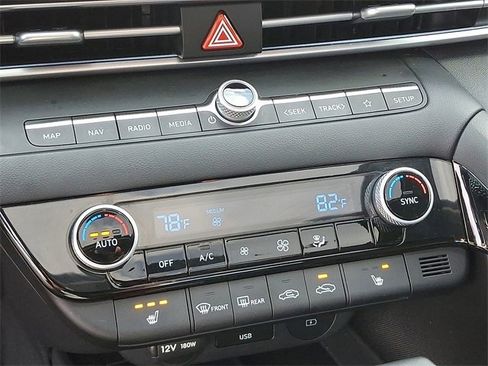 Certified 2024 Hyundai Elantra SEL w/ Convenience Package image 16