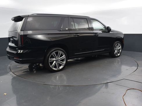 Certified 2025 Cadillac Escalade ESV Sport w/ Touring Package image 6