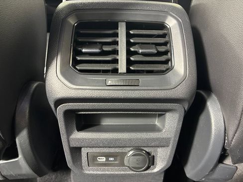 Used 2022 Volkswagen Tiguan SE AWD/4WD image 26
