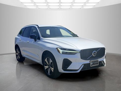 Used 2023 Volvo XC60 T8 Plus AWD/4WD image 3