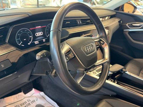 Used 2021 Audi e-tron Premium w/ Convenience Plus Package image 22
