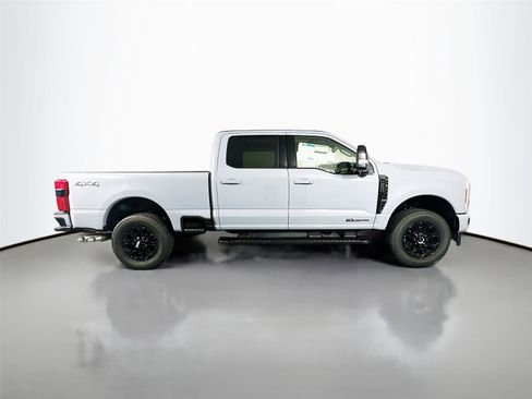 New 2026 Ford F250 Lariat w/ Black Appearance Package image 8